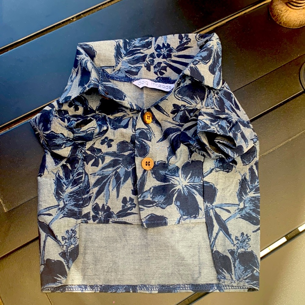Hawaiian shirts for stylish dogs!